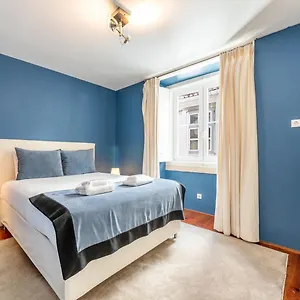 modern-2br-baixa-apt-by-guestready.hotels-lisbon-portugal.com/